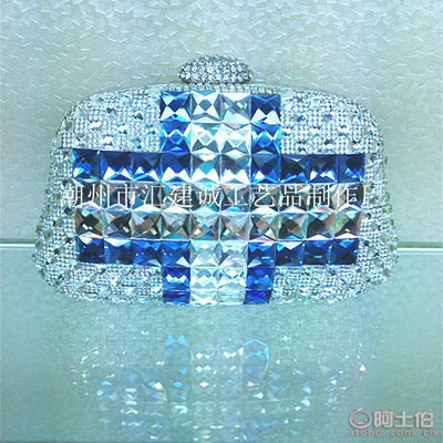 璀璨隨身，優(yōu)雅赴宴——潮州匯建誠(chéng)工藝品女士鑲鉆晚宴包系列